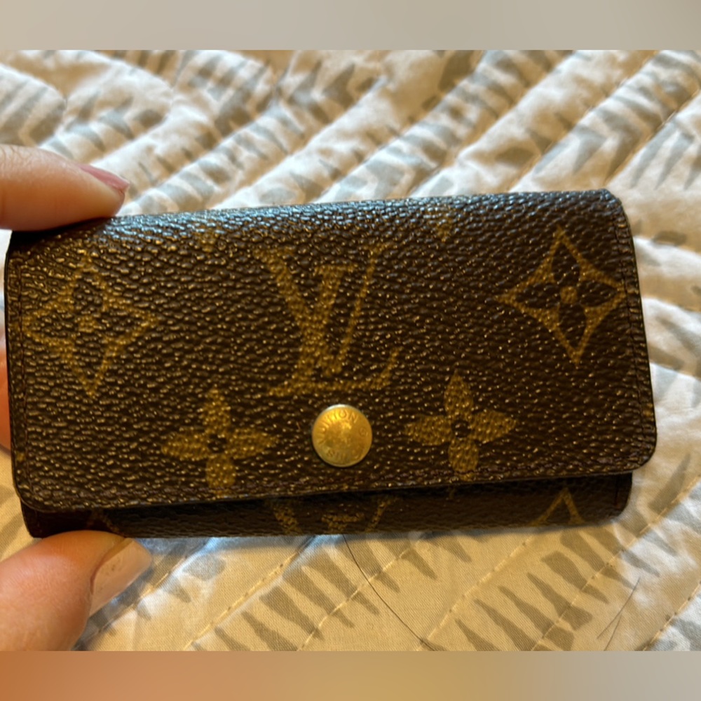 Louis Vuitton 4 Key holder